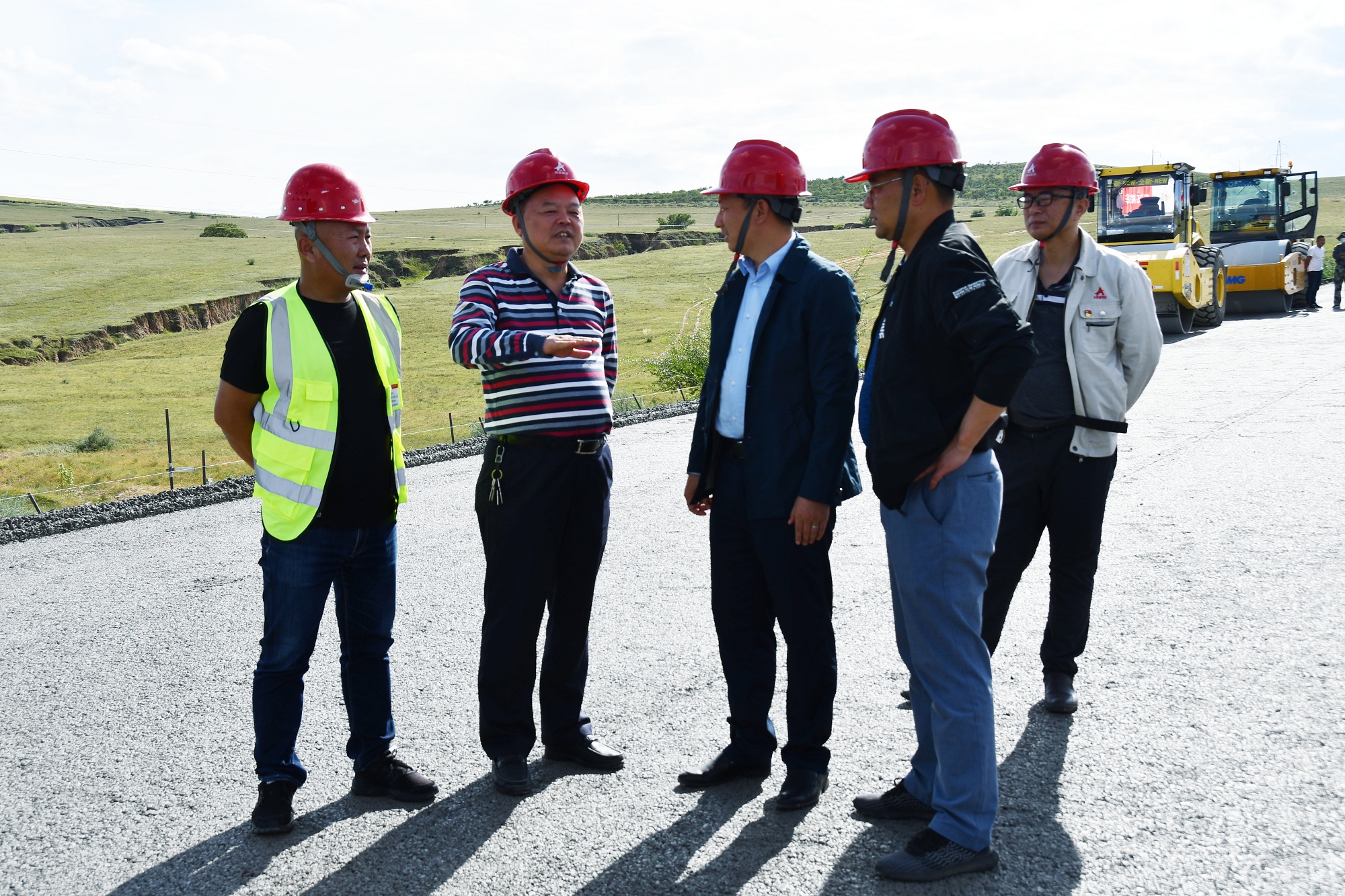 20200911967010.jpg 照片:集團總經理龔智輝赴內蒙督查大查1標項目建設_副本.jpg