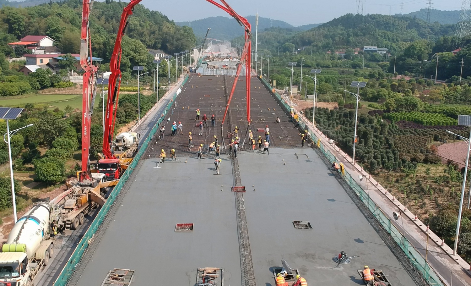 20201030309656.jpg 洞株路改擴建項目橋面施工3_副本.jpg