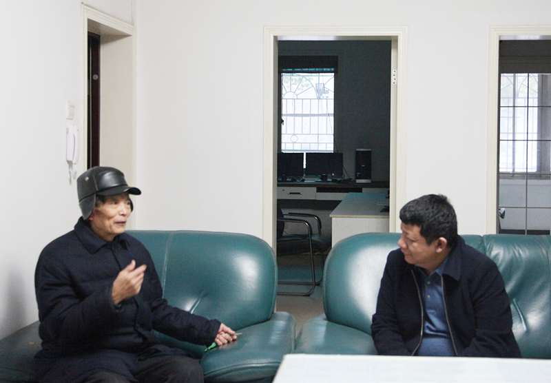 20210222932929.jpg 10、楊春會慰問老黨員吳同傲_8890_副本_副本.jpg