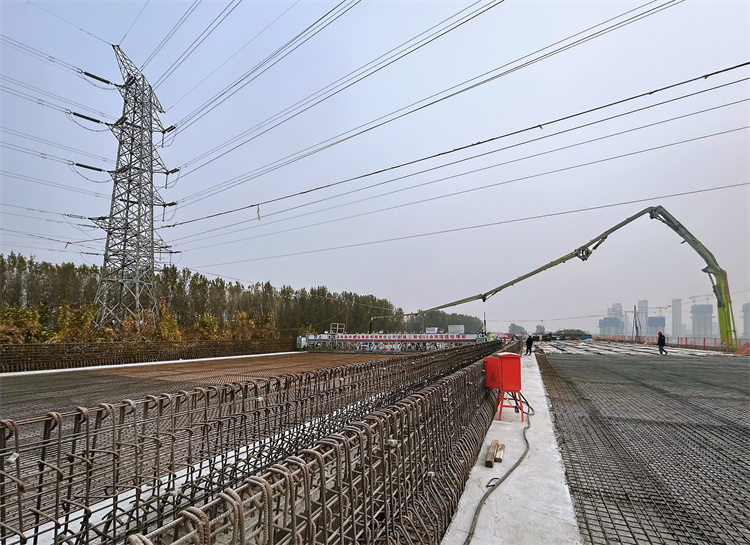 20251121868768.jpg 向陽特大橋高壓線作業區.jpg